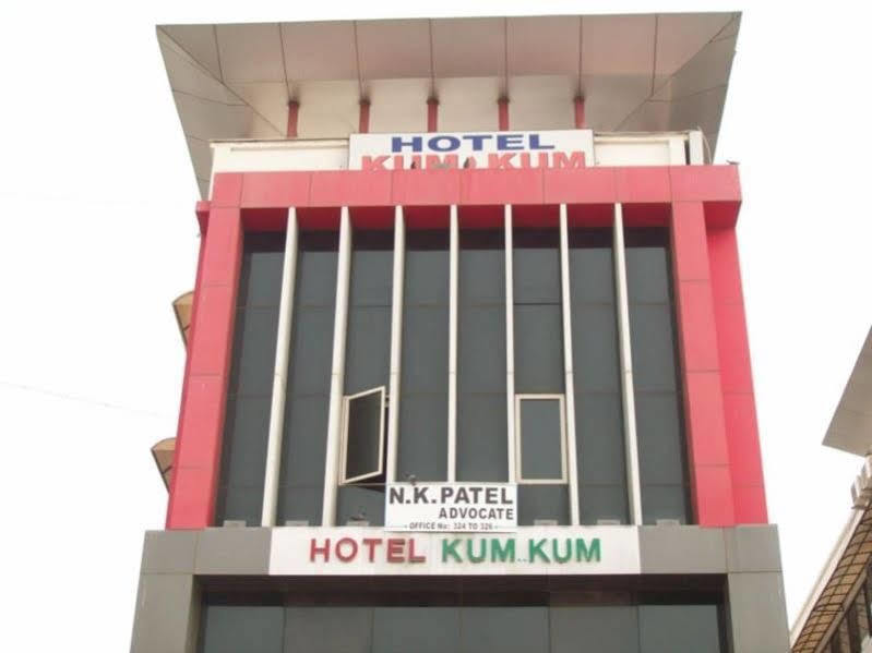 Hotel Kum Kum Adalaj ภายนอก รูปภาพ